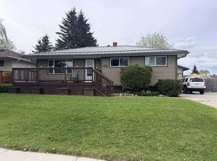 126 S Douglas Dr, Hinton, AB T7V 1C1