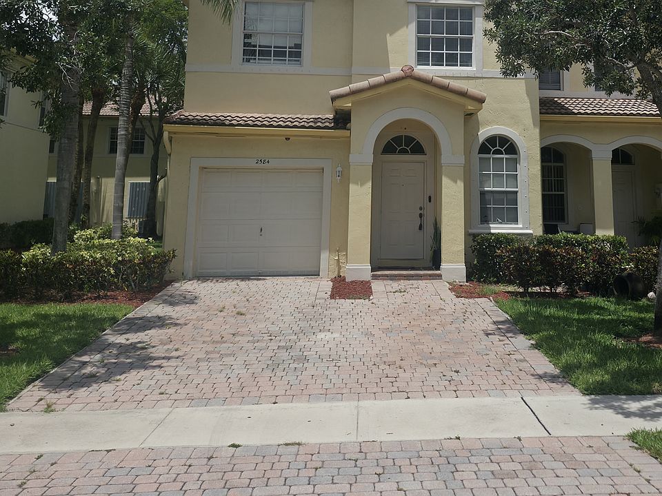 1st image of 2584 SW 84th Ter