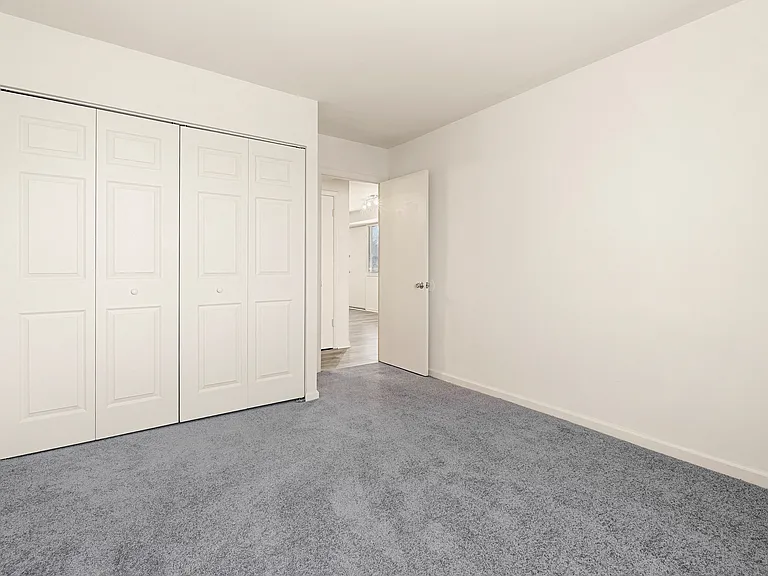 Seven Springs Apartments — Photo 19