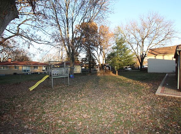 4th image of 610 Stewart Ave