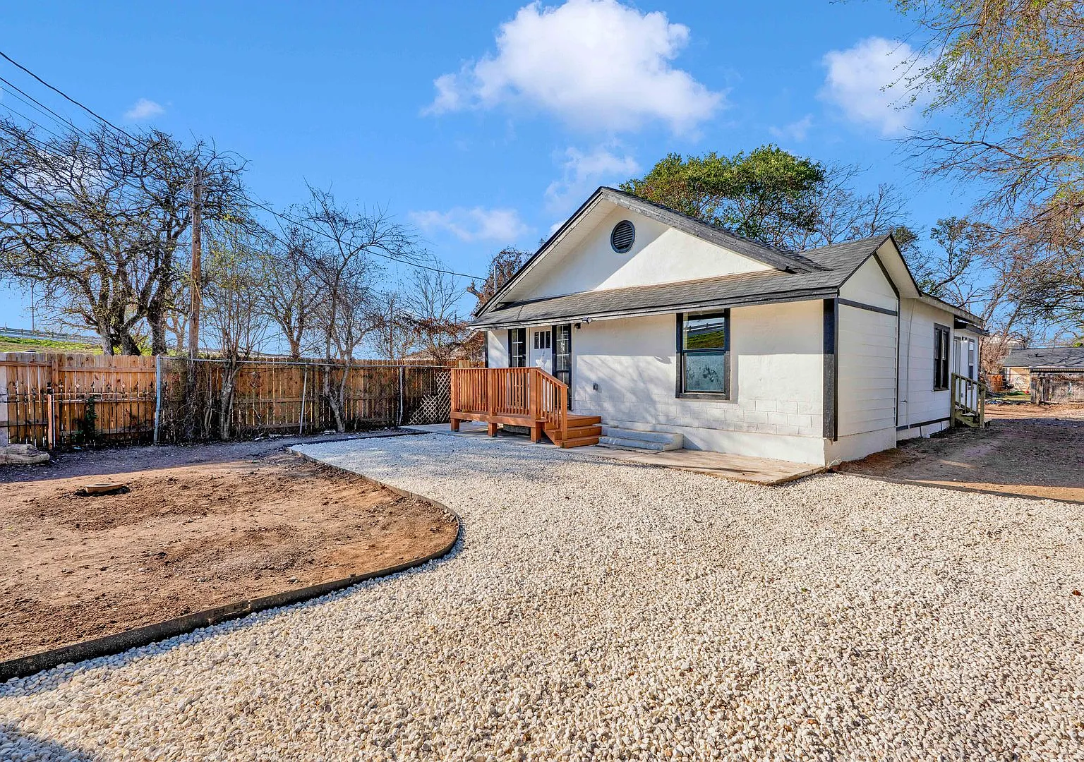 Updated Urban Retreat in the Heart of San Antonio — Photo 1