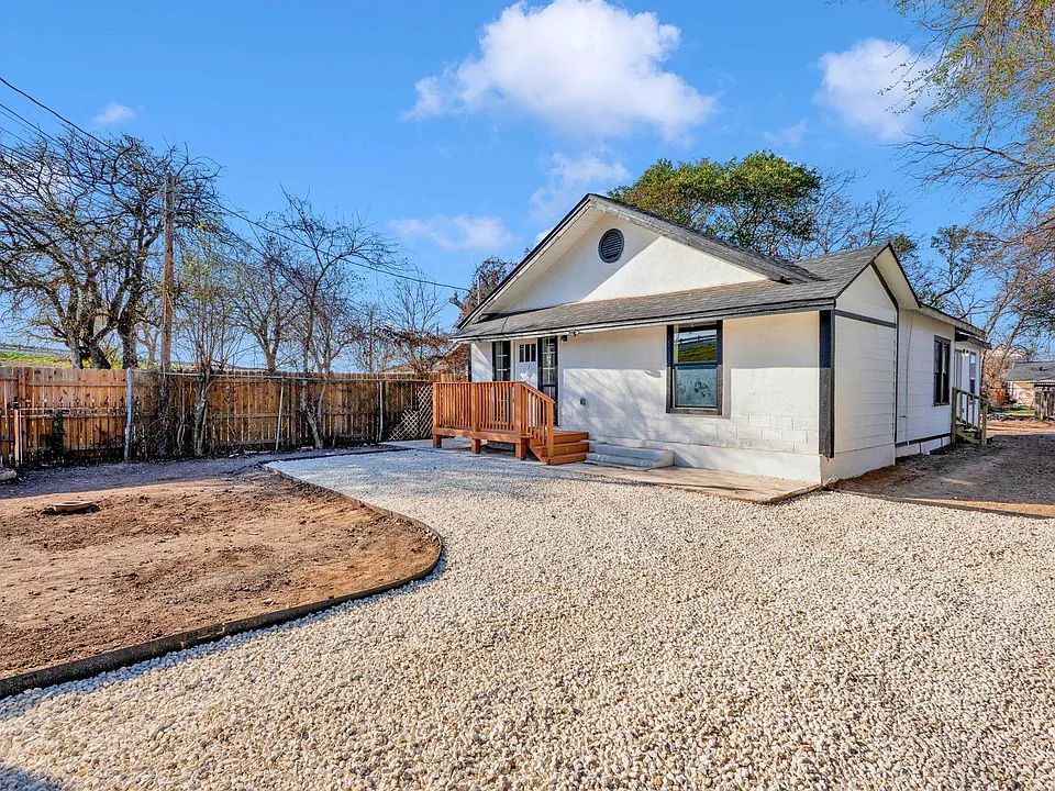 439 W Lubbock St