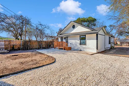439 W Lubbock St Photo 1