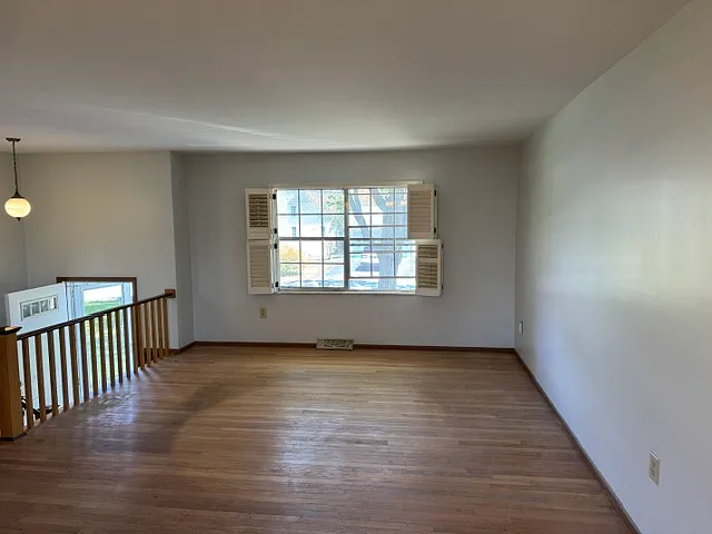4 Iroquois Dr — Photo 4