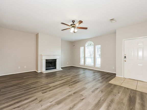 3rd image of 2321 Wildwood Ln
