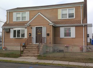 84 2nd St, Woodbridge, NJ 07095