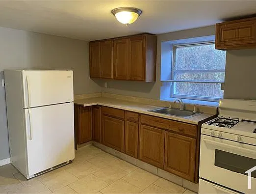 307 Olympia Blvd #1 — Photo 3