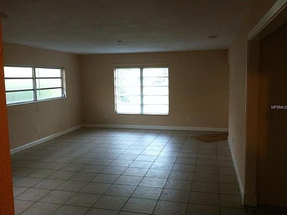5th image of 1414 W Meadowbrook Ave