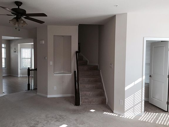 5th image of 3901 Strolling Ln