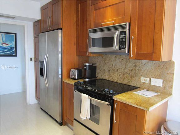 5th image of 20191 E Country Club Dr APT 2011