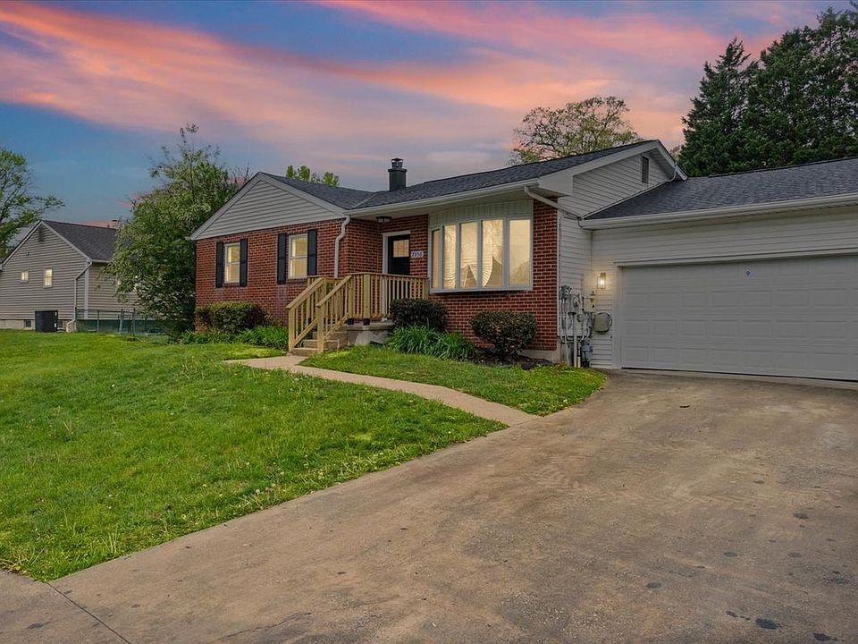 1st image of 7956 Oakwood Rd