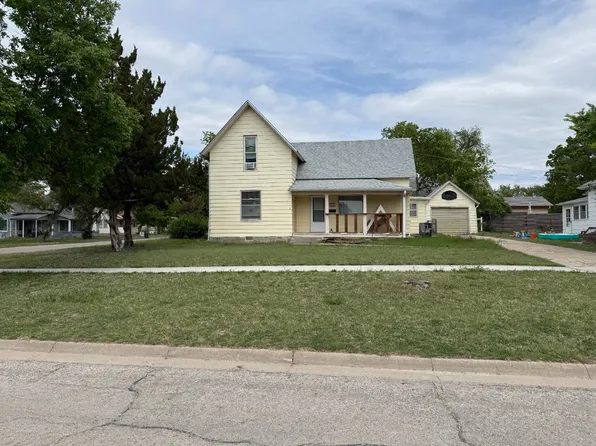503 E 4th St, Beloit, KS 67420