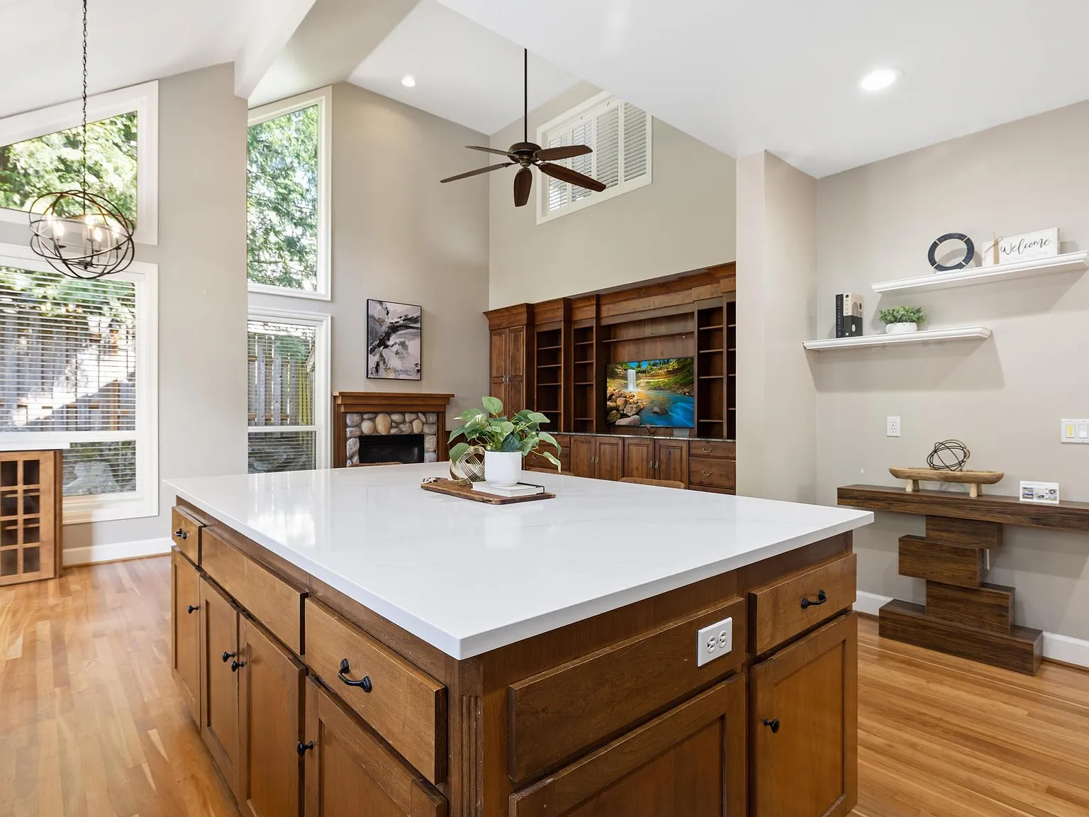 4 bed, 3003 sqft, $4,800 — Photo 3