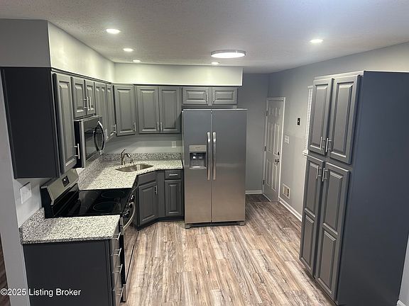 4th image of 5202 Benson Ct