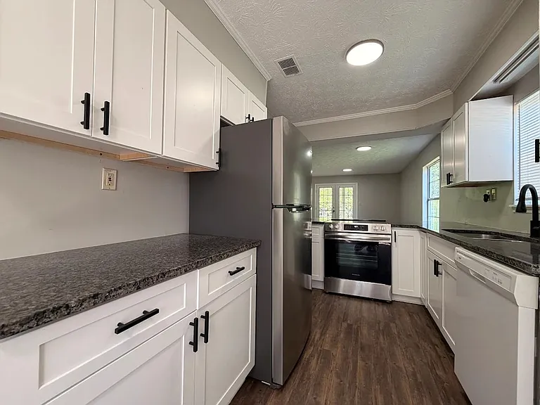 130 Cumberland Ct — Photo 6