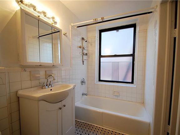 5th image of 165 9th Ave APT 4