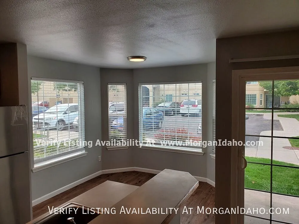 3 bed, 1113 sqft, $1,600 — Photo 3