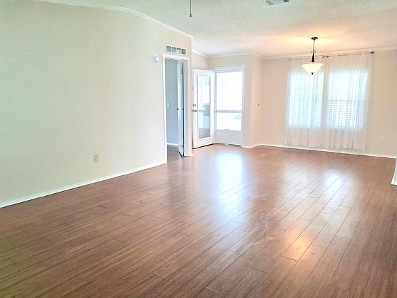 4th image of 3701 Sleepy Hollow Lane
