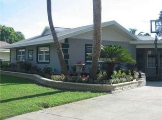1612 Canal Ct, Tavares, FL 32778