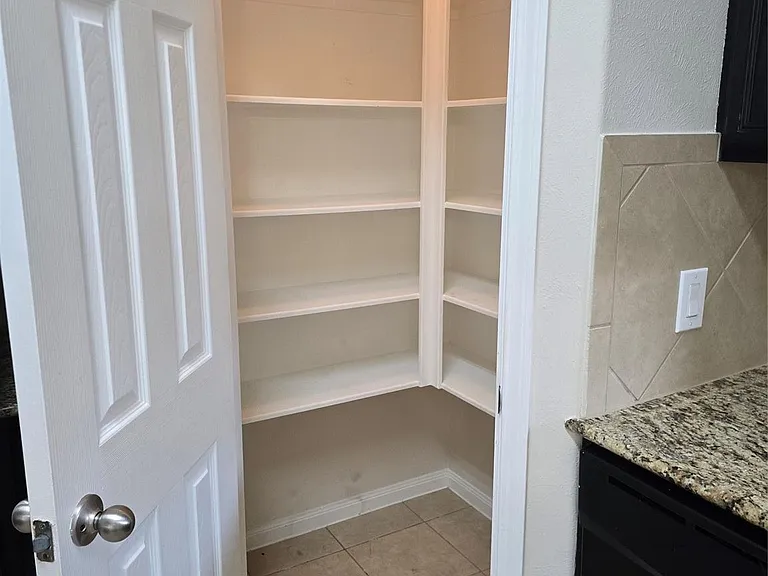 15106 Winter Valley Ct — Photo 9