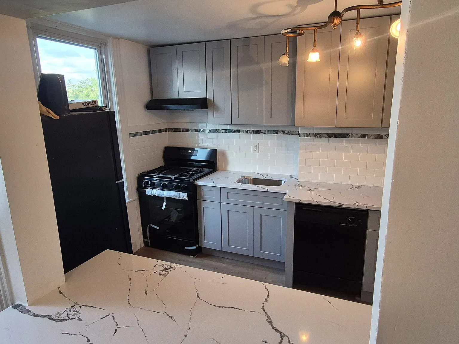 1 bed, 700 sqft, $2,000 — Photo 3