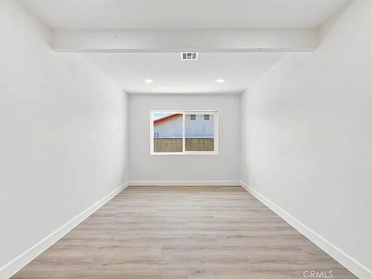 225 Armstrong Dr — Photo 26