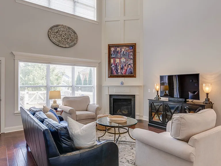 608 Patriot Ln — Photo 16