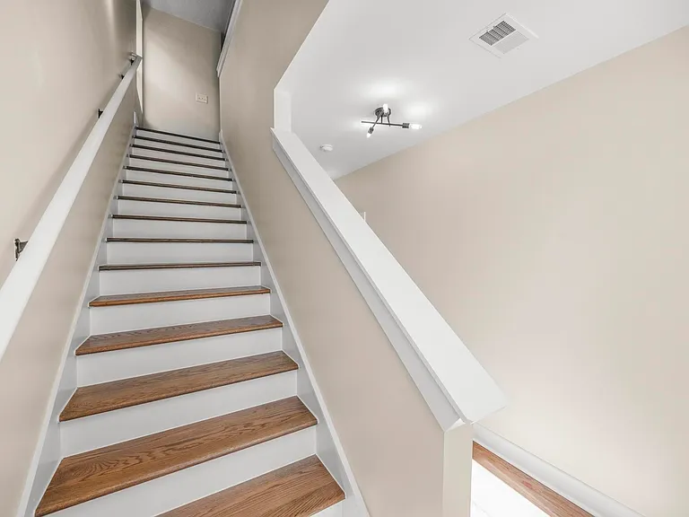 451 Sandhill Rd — Photo 18