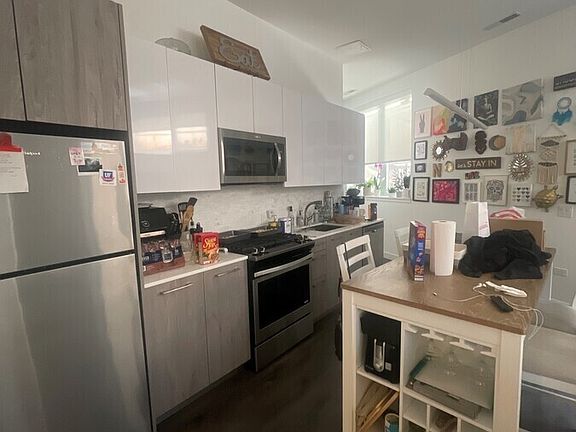 3rd image of 3418 N Lincoln Ave APT 206