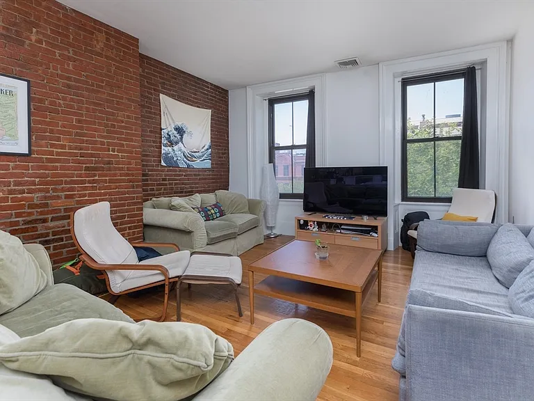 1662 Washington St #4 — Photo 1