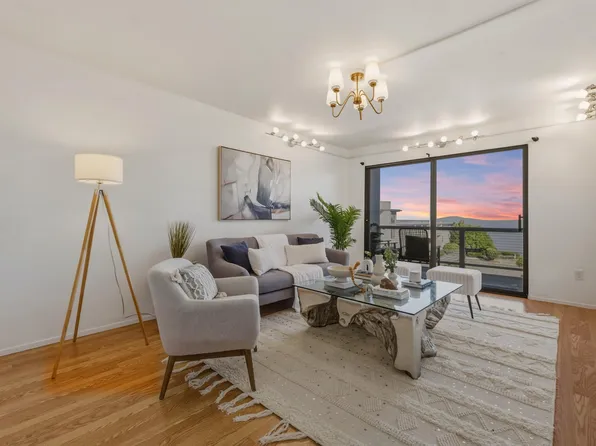 6 Commodore Dr #C450, Emeryville, CA 94608