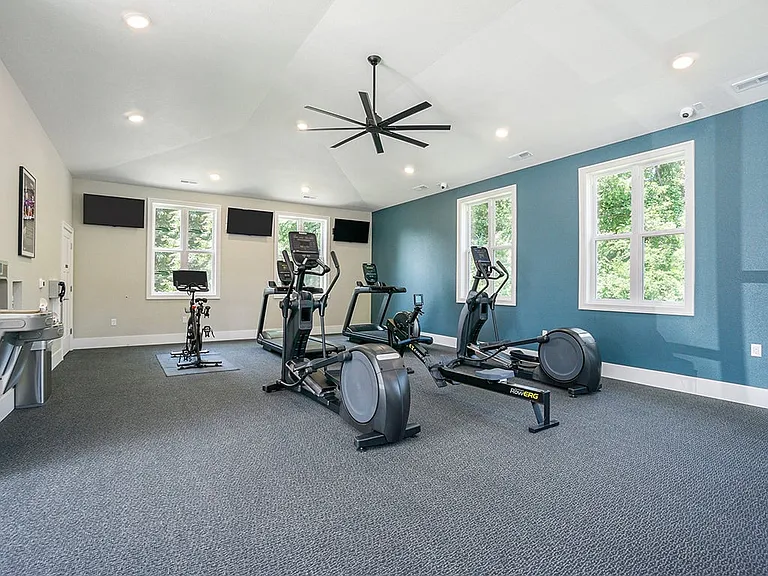 Byron Lakes Apartments — Photo 73
