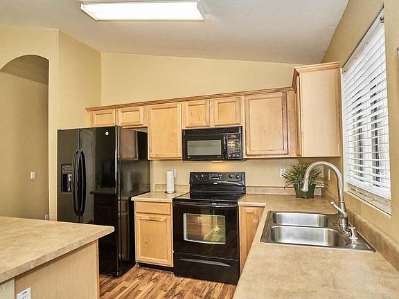 3rd image of 10515 W Papago St