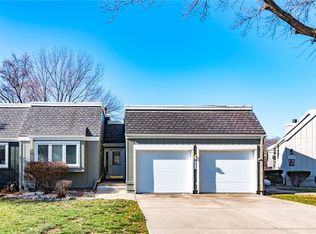 3910 NE Sequoia St, Lees Summit, MO 64064