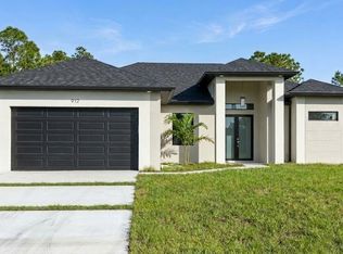 912 Hibiscus Ave, Lehigh Acres, FL 33972