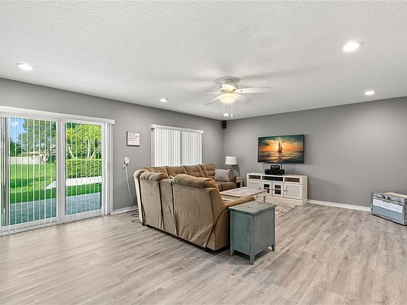 4th image of 2376 HANOVER DRIVE