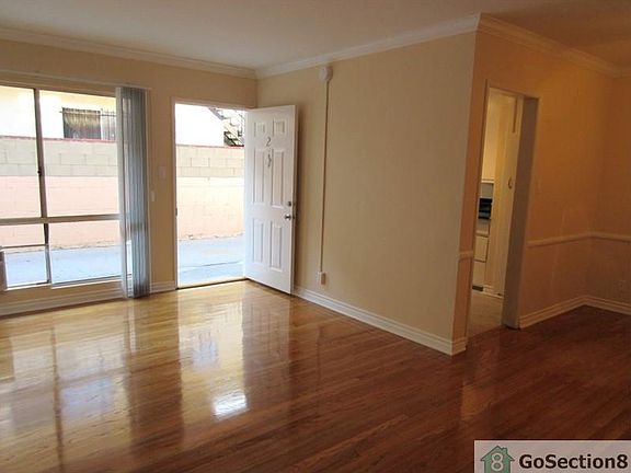 4th image of 4948 Rosewood Ave APT 3