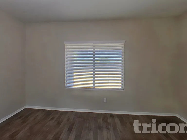 7050 W Sophie Ln — Photo 7