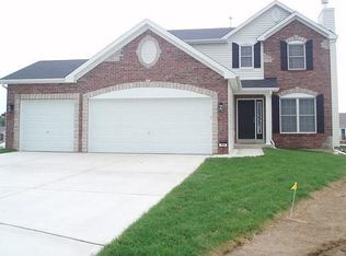 908 Sweet River Ct, Saint Paul, MO 63366