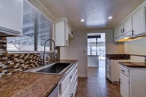 11852 Ivy Ave — Photo 6