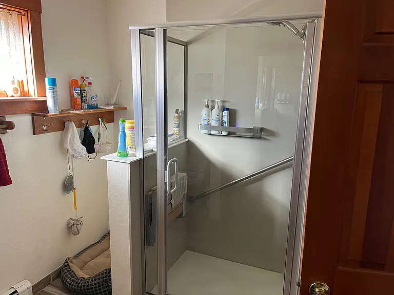 Walk in shower with seat