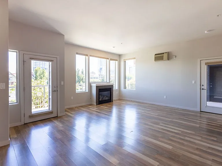 1607 NW Davis St — Photo 36