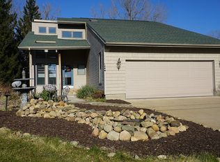 1600 N Dade Dr, Jackson, MI 49203