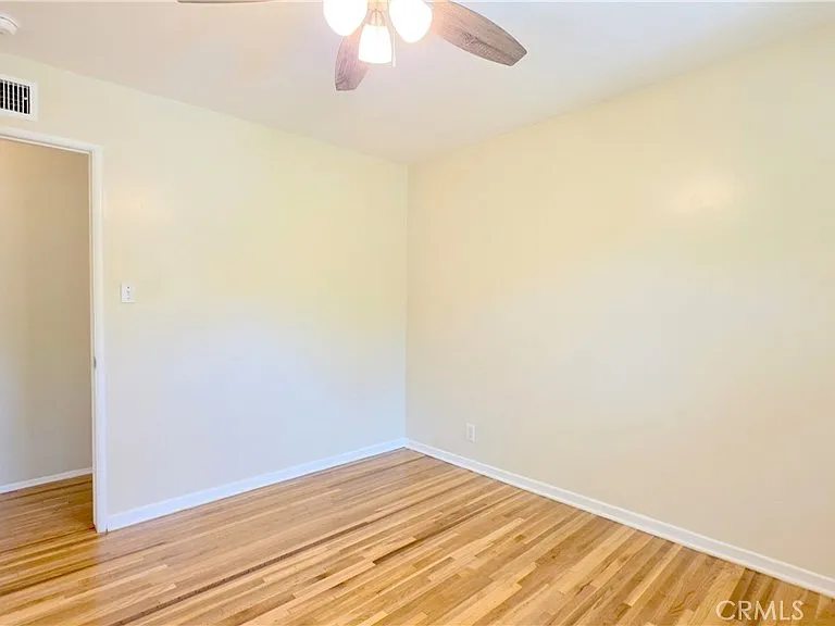 182 E Green St — Photo 16