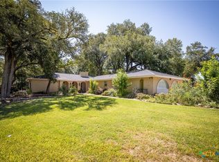 555 Southwind Loop, Seguin, TX 78155