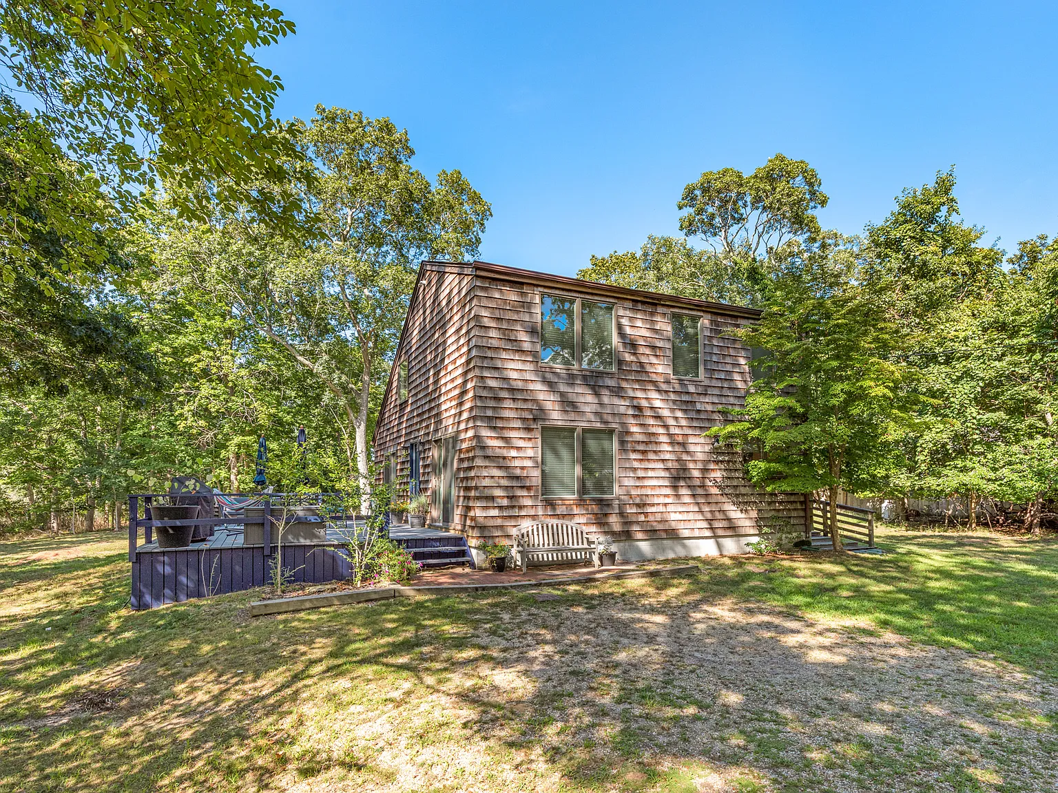 Prime Location in Sag Harbor Village — Photo 3