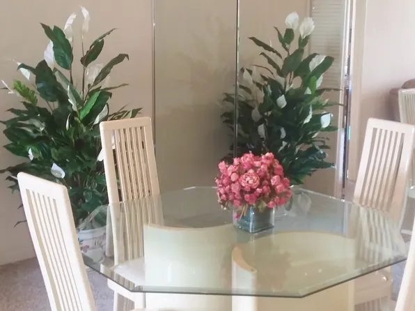 2721 Kings Highway image 1 of 4