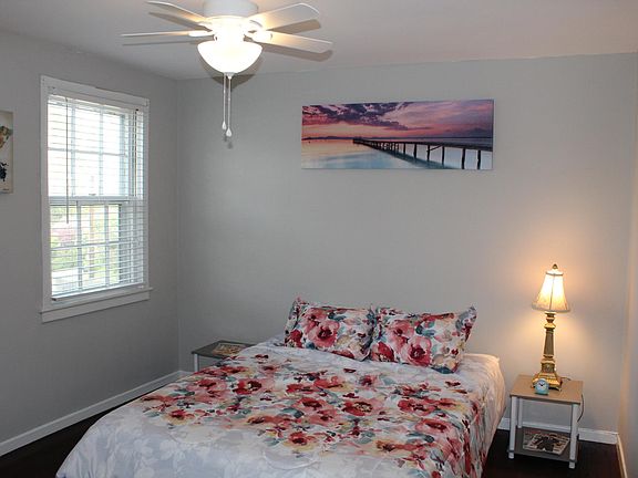 Unwind in the master bedroom. Nap time can be your happy hour.