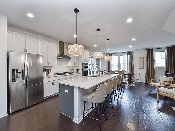 4th image of 905 Coletta Cir