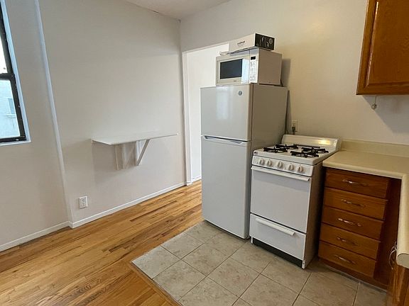 3rd image of 259 E 10th St #4RW